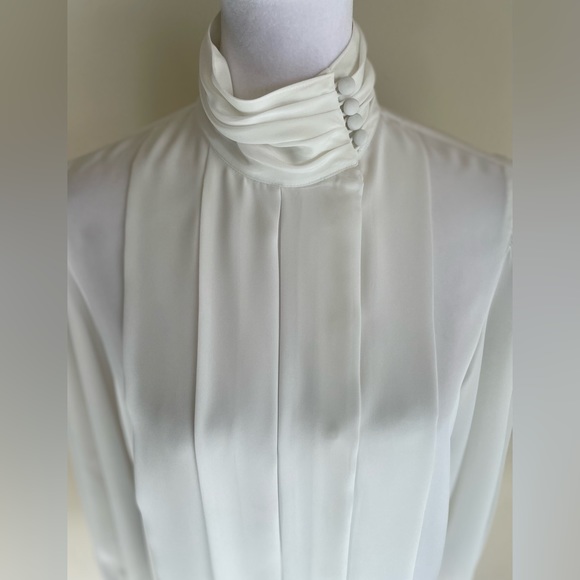 VINTAGE HIGH NECK PEARL LOOK BUTTON FRONT PLEAT DRESS BLOUSE, WHITE, SZ M-L - Picture 3 of 12